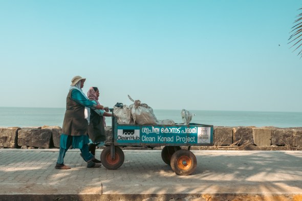 kerala-clean-konad-collection-team-with-trolley.jpg
