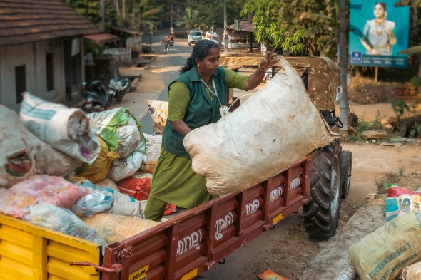 kerala-clean-konad-moving-waste-to-sorting-centre.jpg